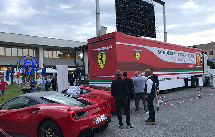 Truck hospitality per ferrari in piazza a Monza